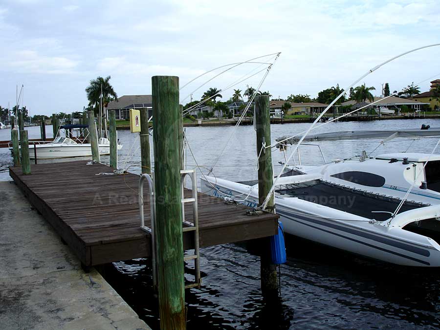 River Harbor Club Docks
